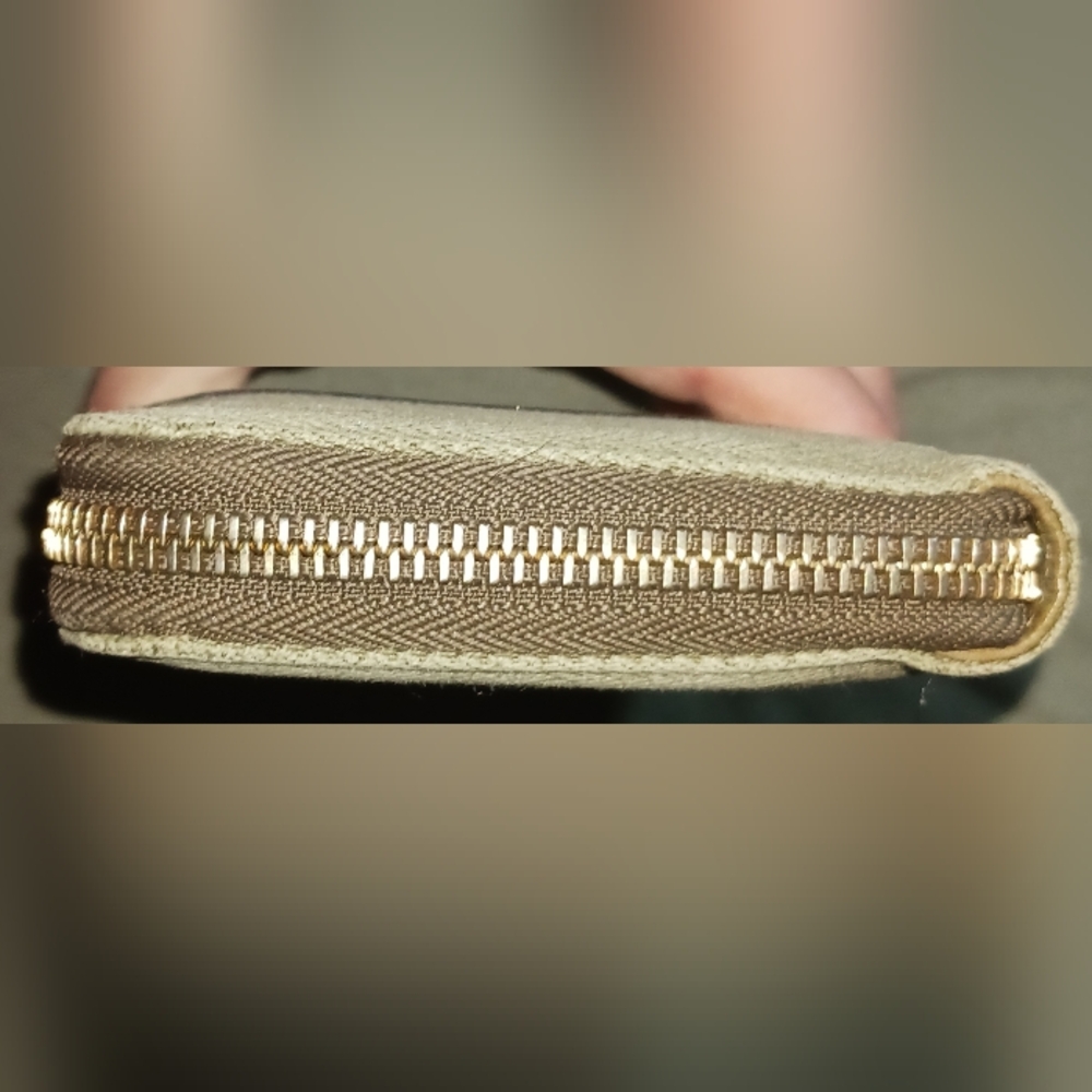 Bvlgari EUC Zip Around Wallet - Picture 4 of 11